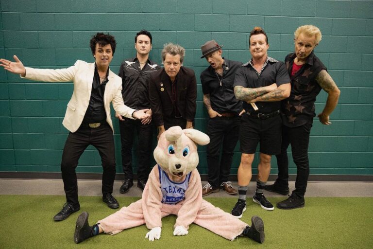 I Green Day si uniscono alla campagna Stand Up for Ukraine
